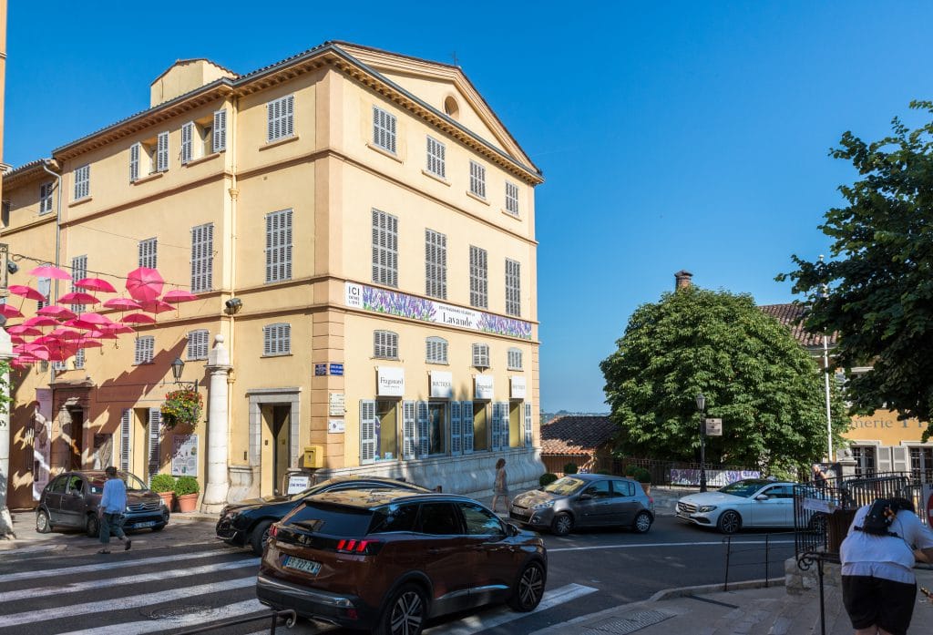 rue grasse centre historique